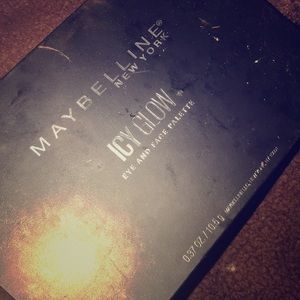 Icy glow eye and face palette